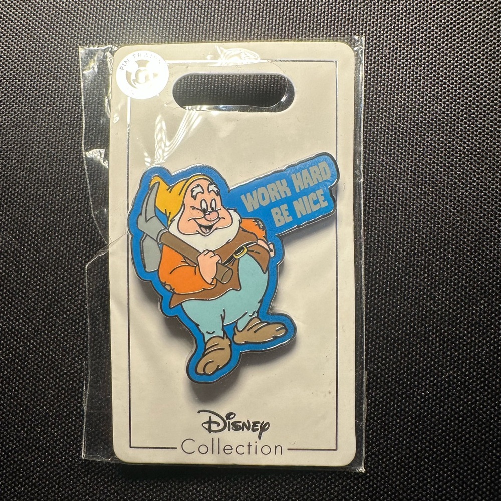 Brand New!! Disney Happy Trading Pin Angel